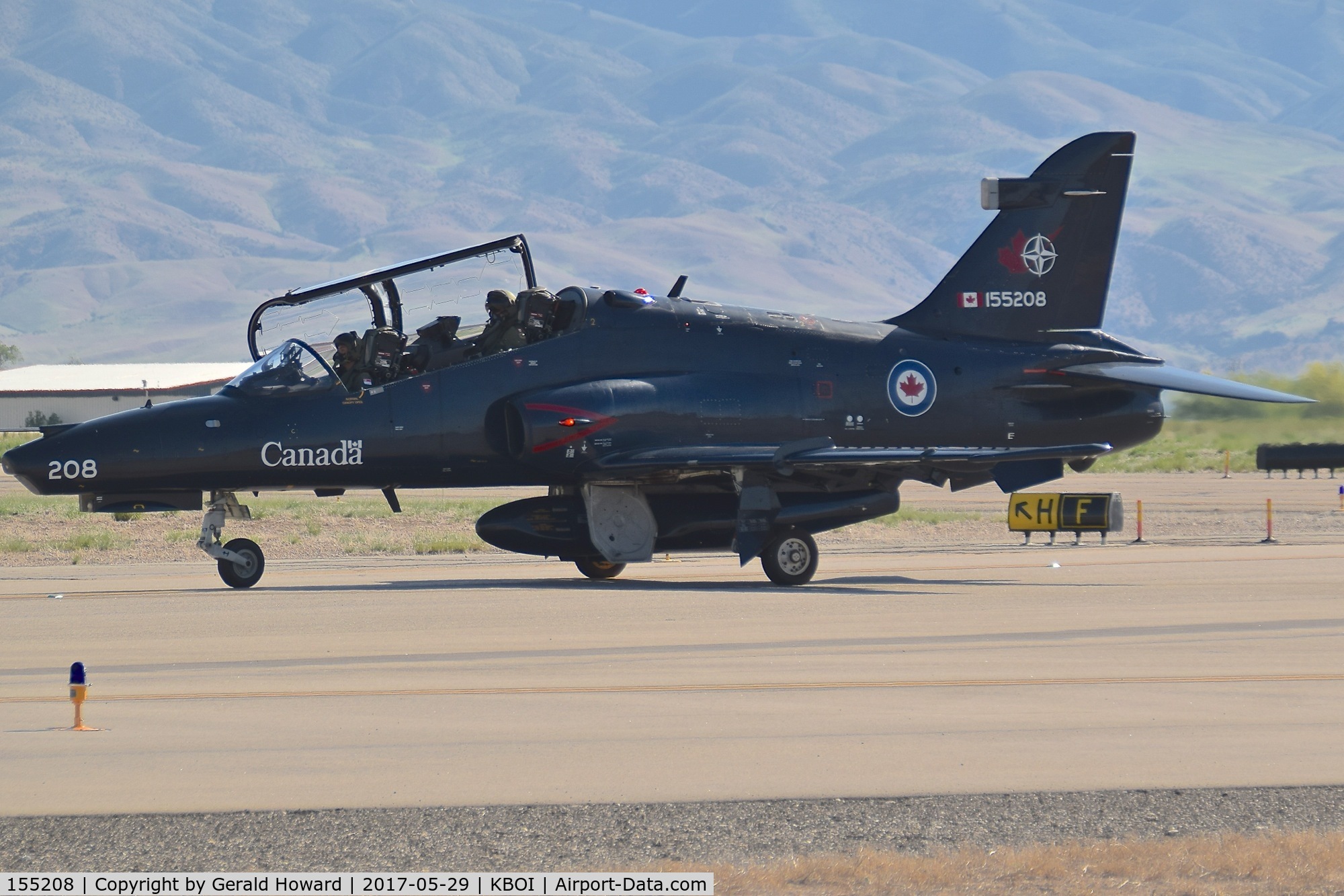 155208, 2000 BAE Systems CT-155 Hawk C/N IT016/702, Taxiing on Foxtrot to RWY 10R.  No.2 CFFTS, Moose Jaw, Saskatchewan, Canada.