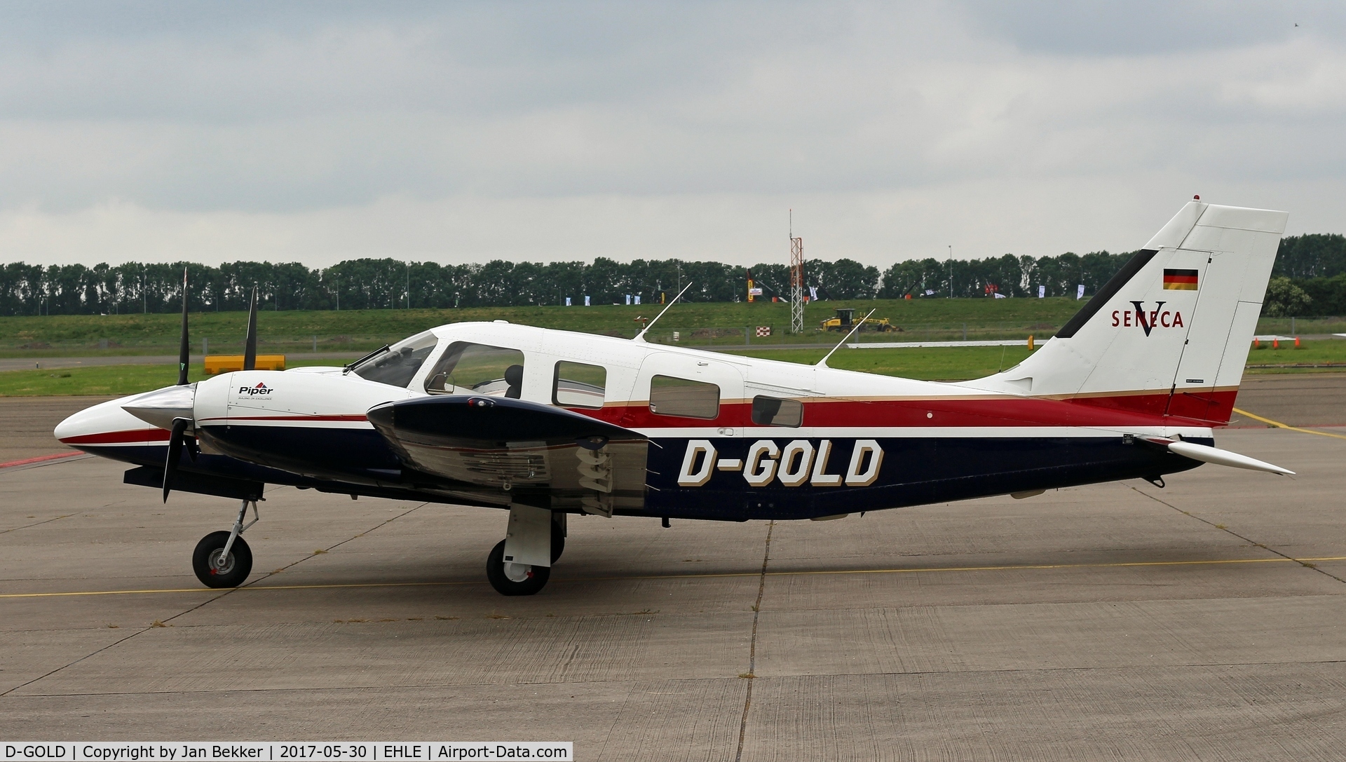 D-GOLD, Piper PA-34-220T Seneca V C/N 3449054, Lelystad Airport