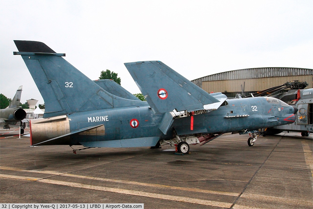 32, Vought F-8E(FN) Crusader C/N 1249, Vought F-8E(FN) Crusader, Preserved  at C.A.E.A museum, Bordeaux-Merignac Air base 106 (LFBD-BOD)
