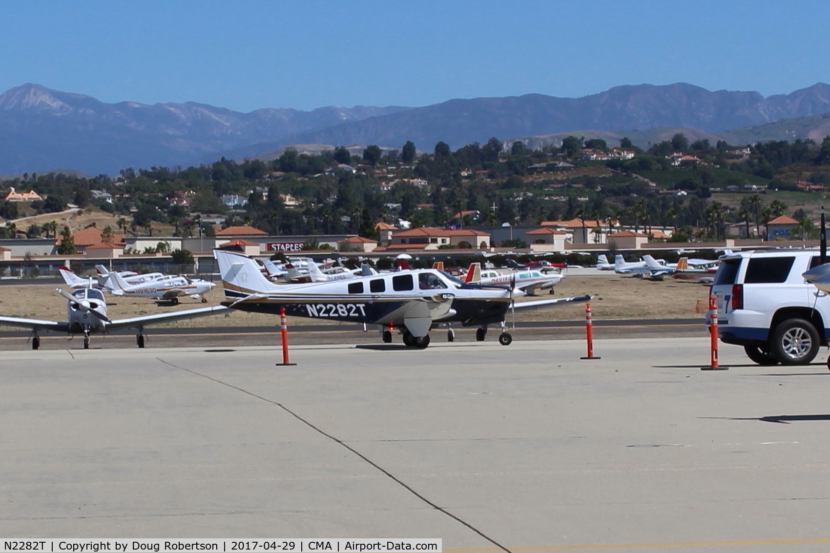 N2282T, Raytheon G36 C/N E-3724, Raytheon BEECH G36 BONANZA, Continental IO-550 300 Hp, 6 seats, taxi at AOPA FLY-IN to overflow parking