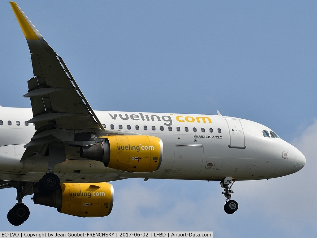 EC-LVO, 2013 Airbus A320-214 C/N 5533, Vueling VY2915	from Barcelona landing runway 23