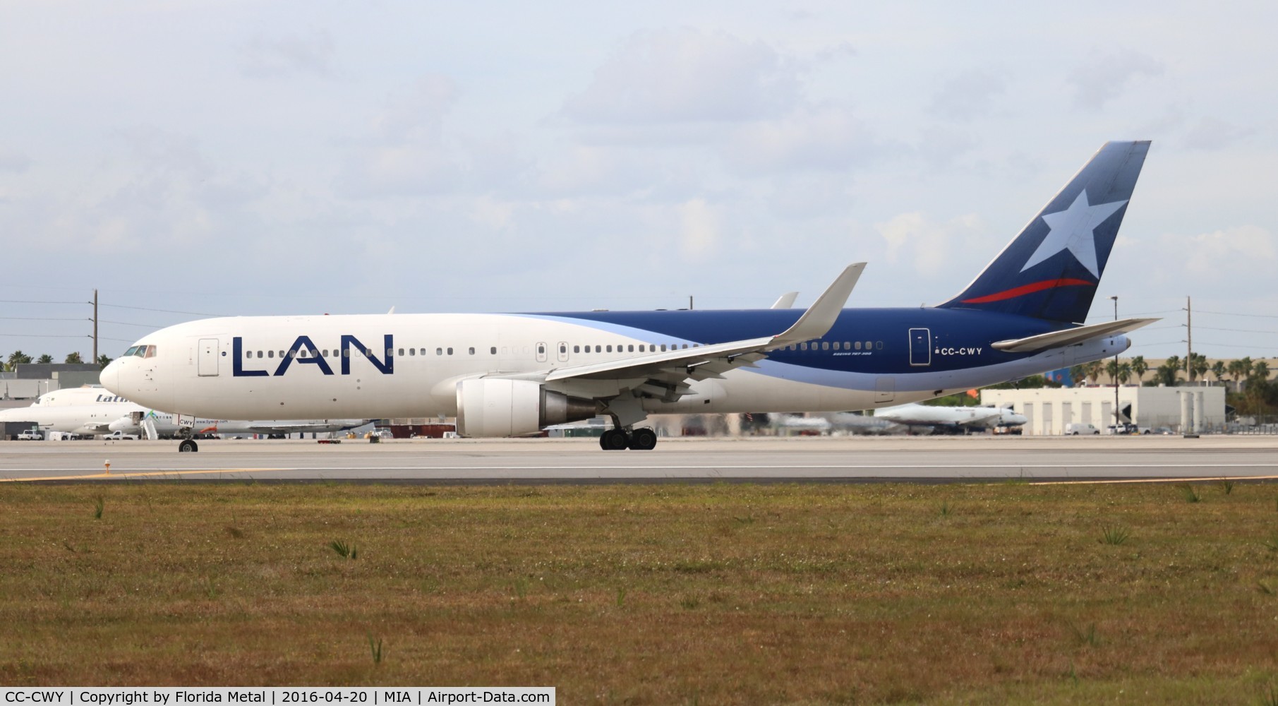 CC-CWY, 2007 Boeing 767-316/ER C/N 35231, LAN 767-300