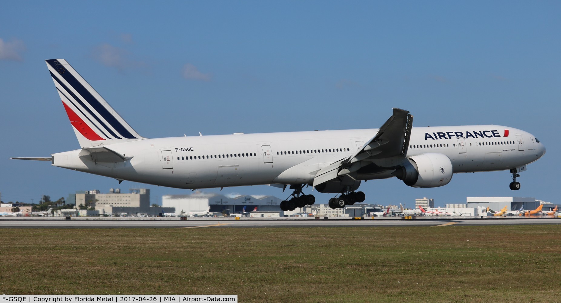 F-GSQE, 2004 Boeing 777-328/ER C/N 32851, Air France