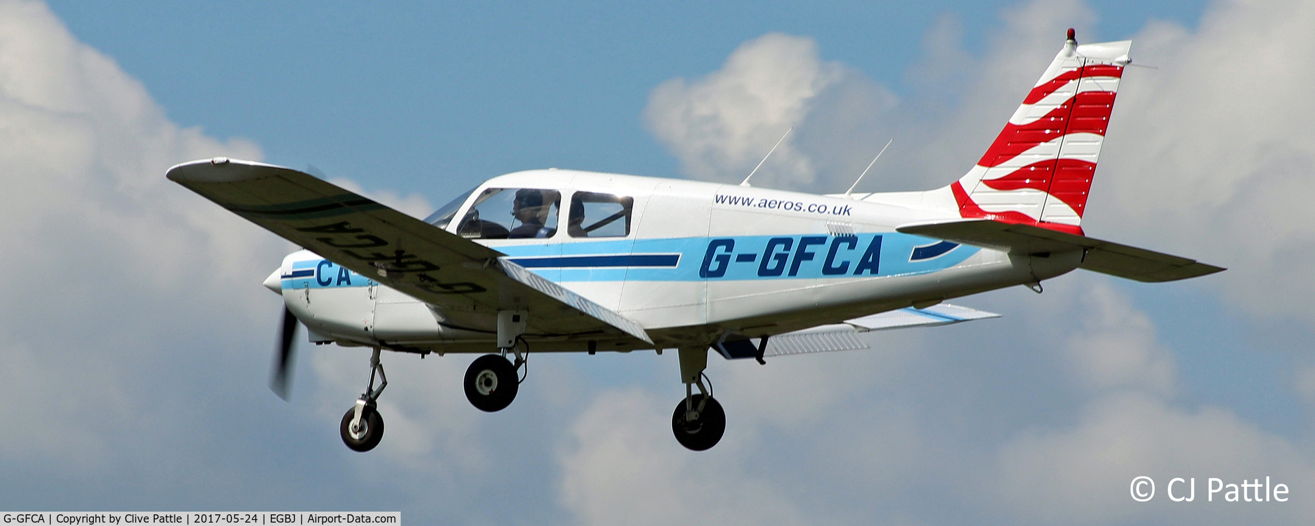 G-GFCA, 1989 Piper PA-28-161 Cadet C/N 28-41100, On finals to Staverton EGBJ