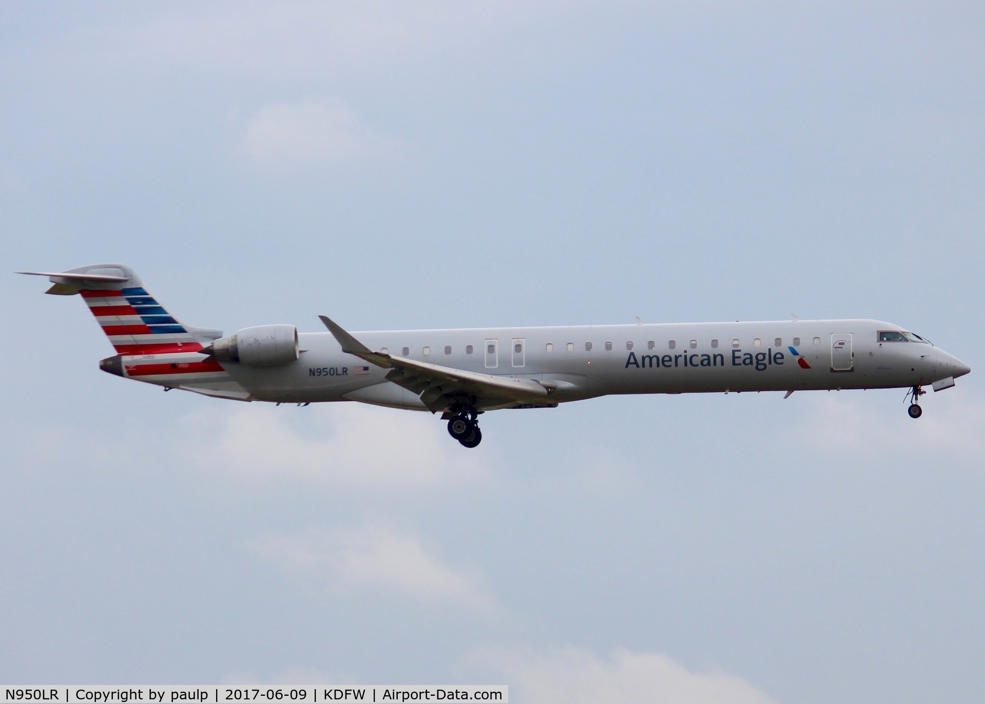 N950LR, 2007 Bombardier CRJ-900ER (CL-600-2D24) C/N 15119, At DFW.