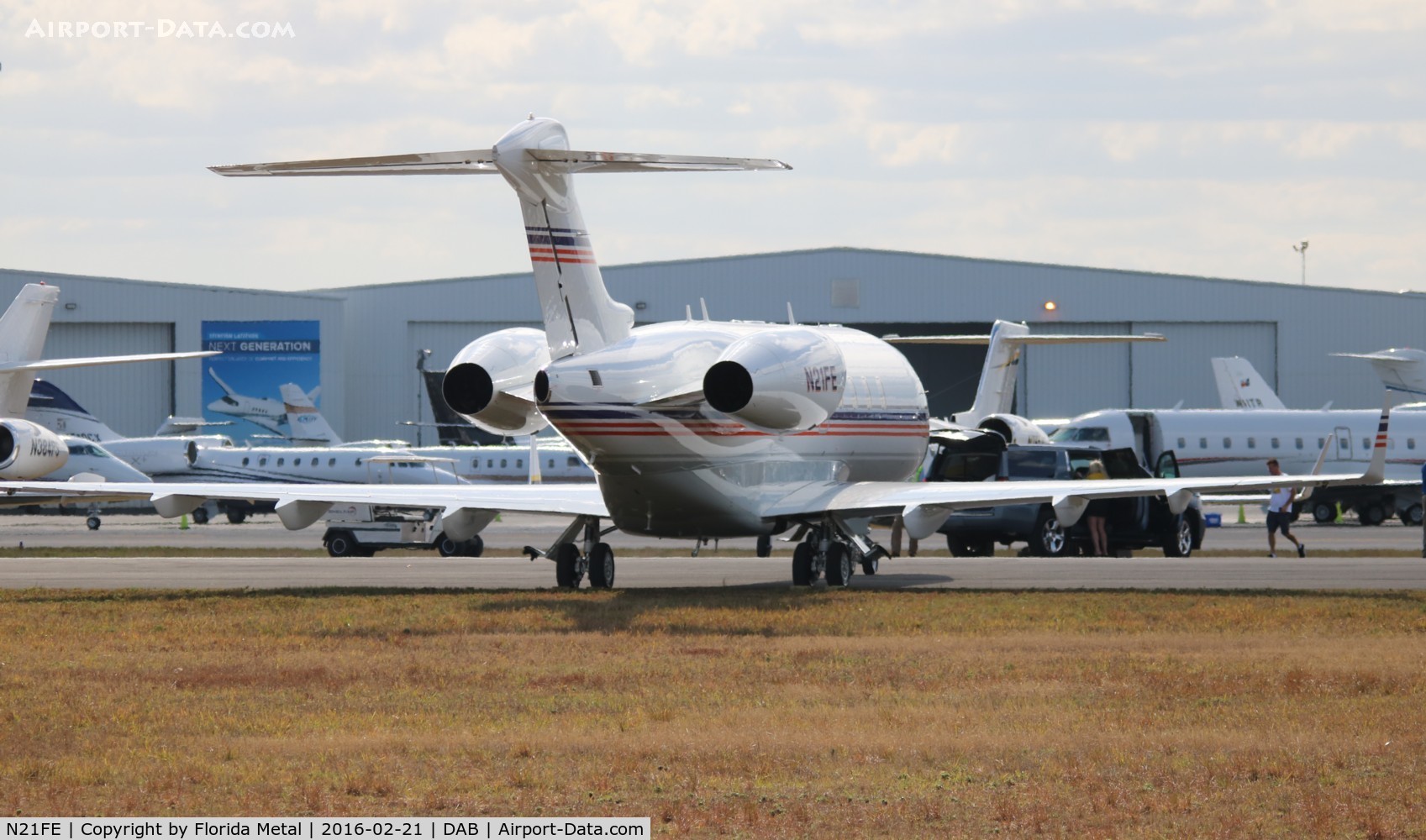 N21FE, 2012 Bombardier Challenger 300 (BD-100-1A10) C/N 20352, Challenger
