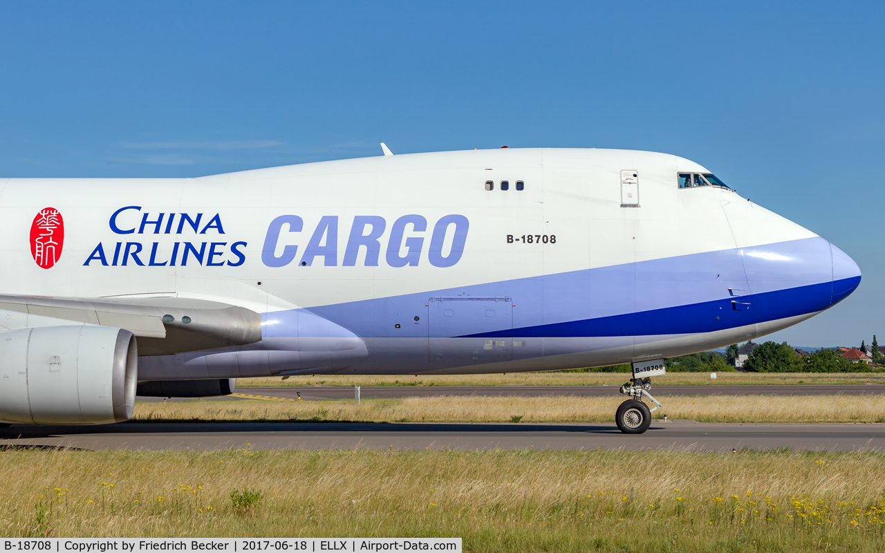 B-18708, 2001 Boeing 747-409F/SCD C/N 30765, taxying to the active