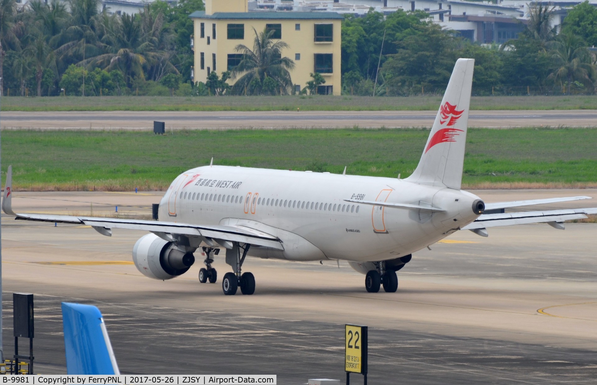 B-9981, 2013 Airbus A320-214 C/N 5740, Colorless China West A320
