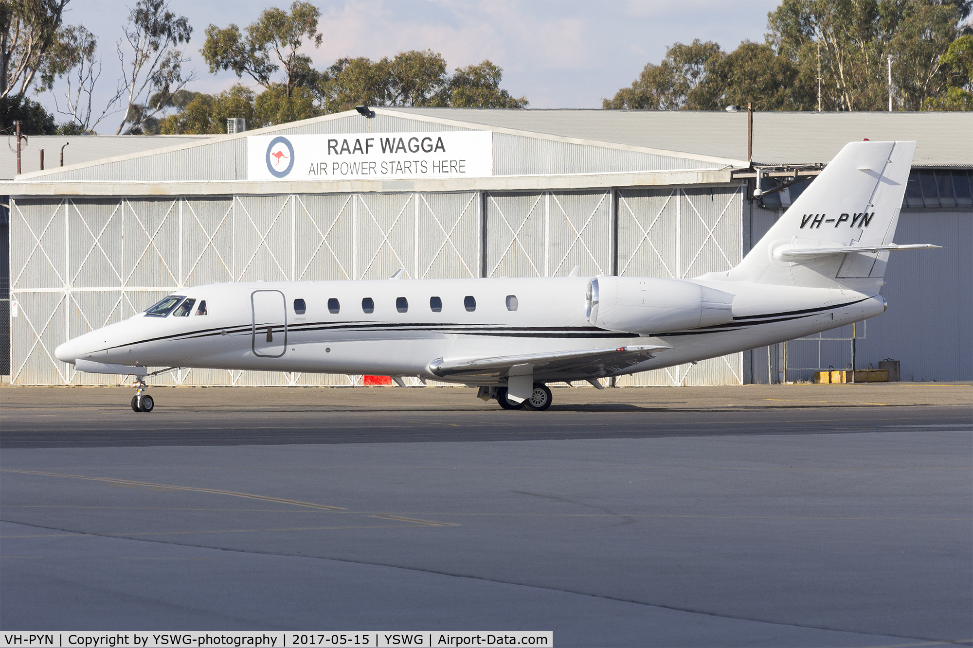 VH-PYN, 2009 Cessna 680 Citation Sovereign C/N 680-0262, Gulf Aircraft (VH-PYN) Cessna 680 Citation Sovereign taxiing at Wagga Wagga Airport