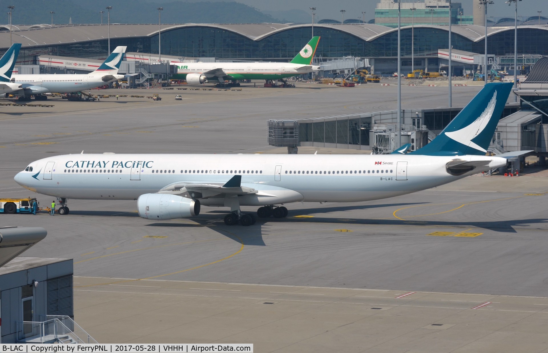 B-LAC, 2005 Airbus A330-343 C/N 679, Cathay A333 in newly revised livery.