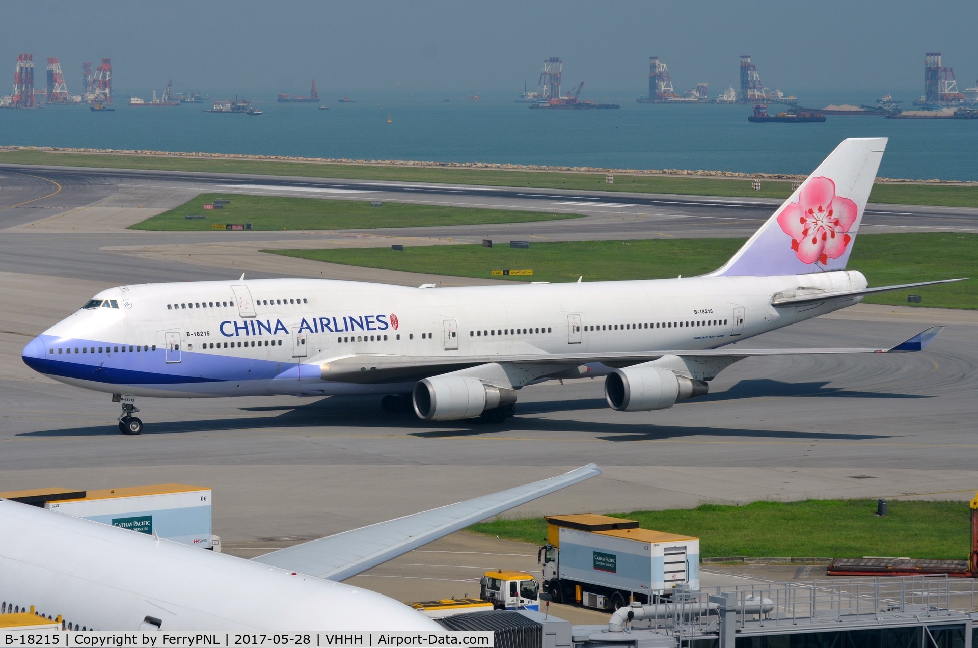 B-18215, 2005 Boeing 747-409 C/N 33737, China B744 arriving from Taipei.