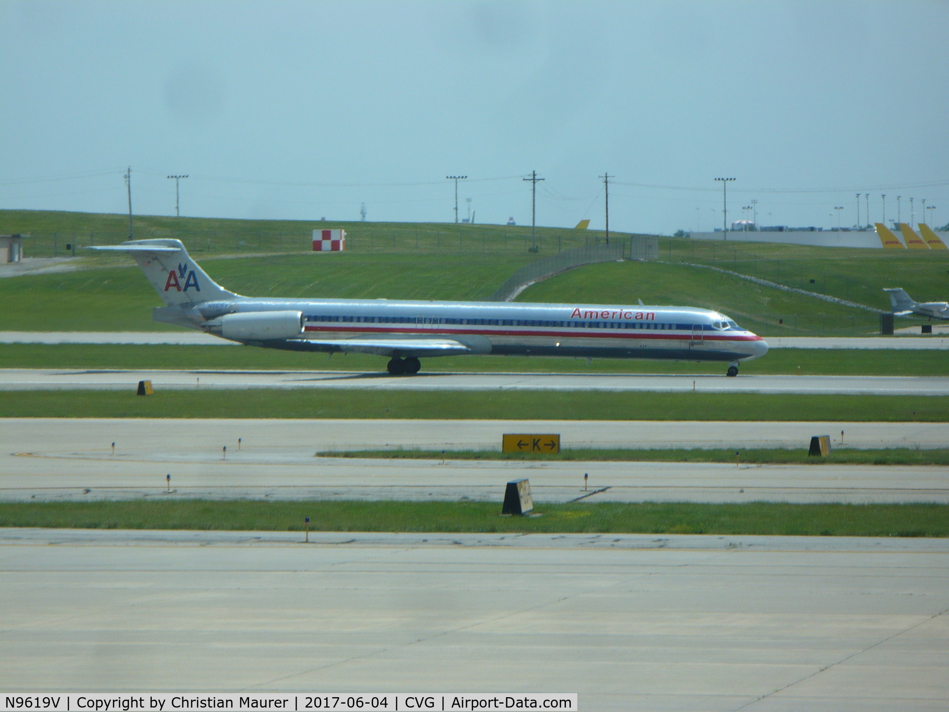 N9619V, 1997 McDonnell Douglas MD-83 (DC-9-83) C/N 53566, 19V On 27