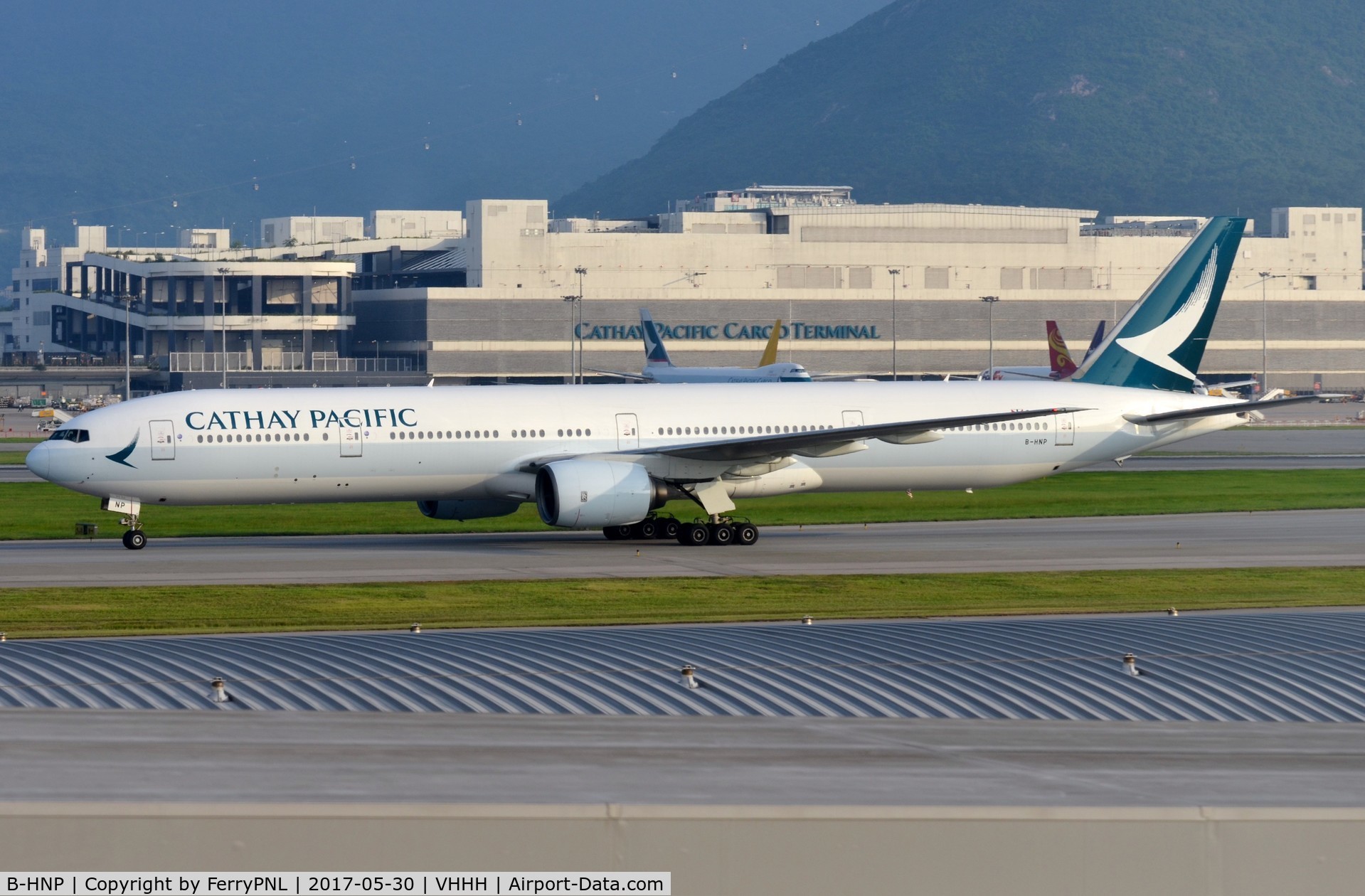 B-HNP, 2005 Boeing 777-367 C/N 34243, Cathay Pacific B773 in renewed livery.