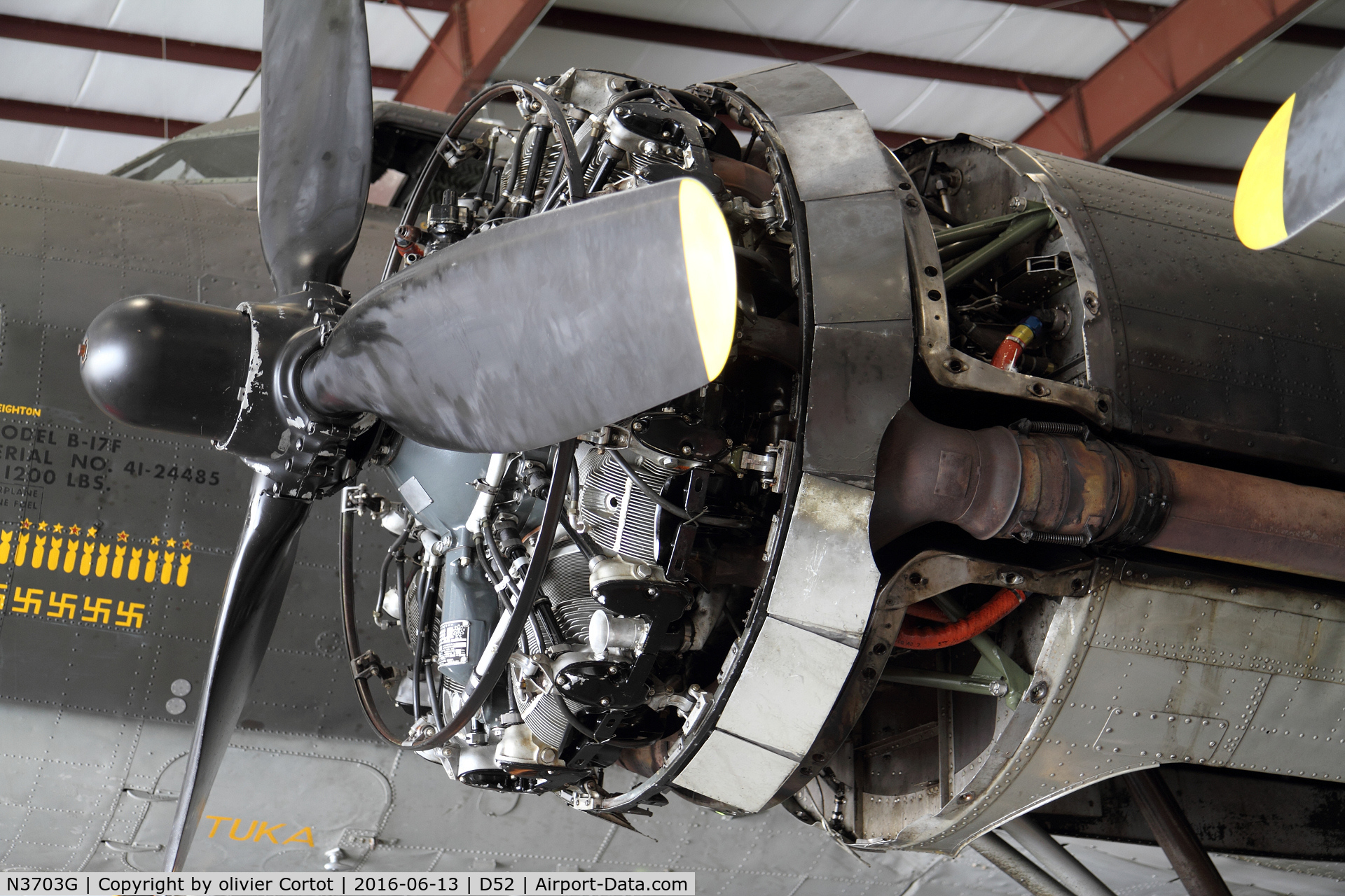 N3703G, 1945 Boeing B-17G Flying Fortress C/N 44-83546-A, working on the engines