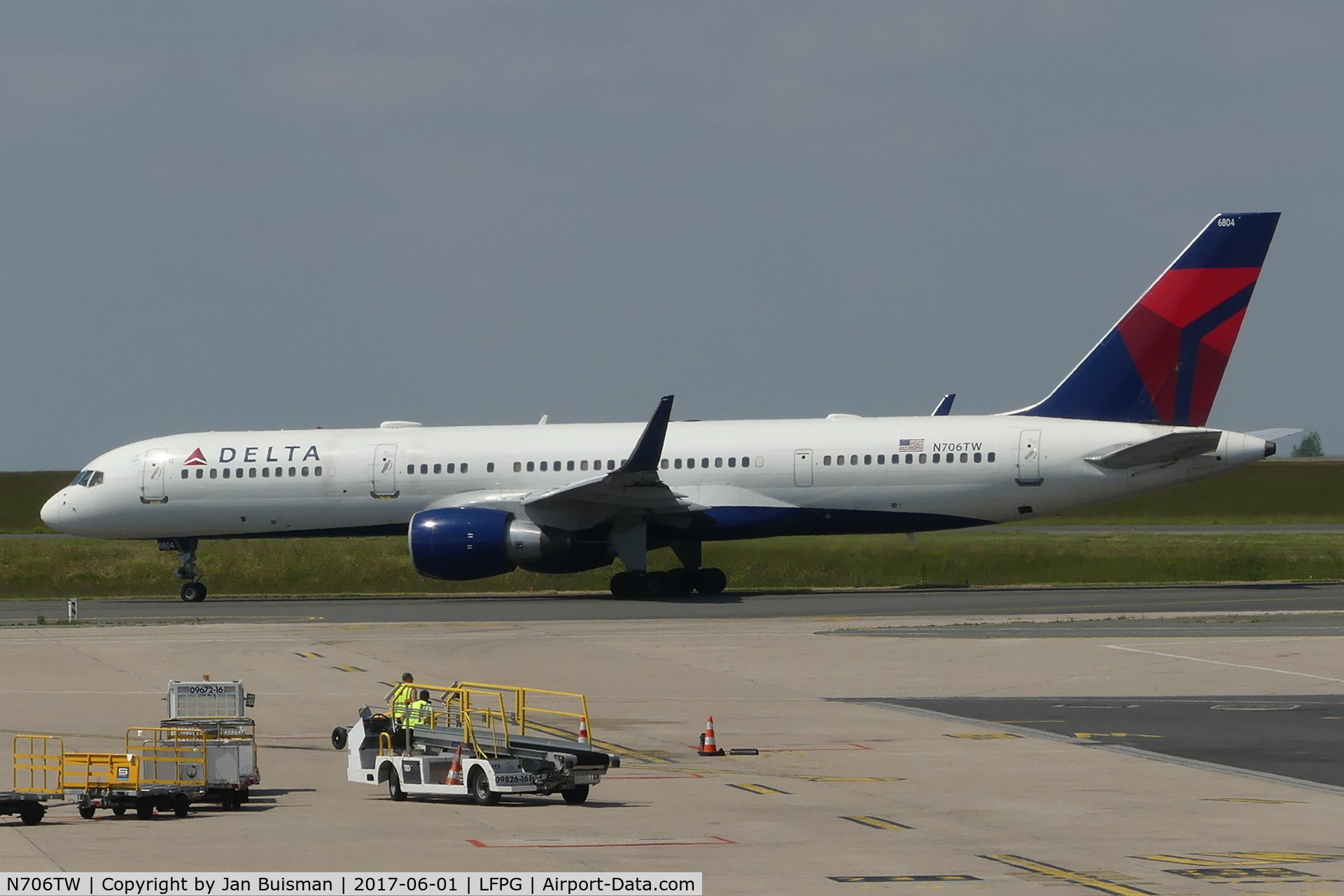 N706TW, 1997 Boeing 757-2Q8 C/N 28165, Delta Air Lines