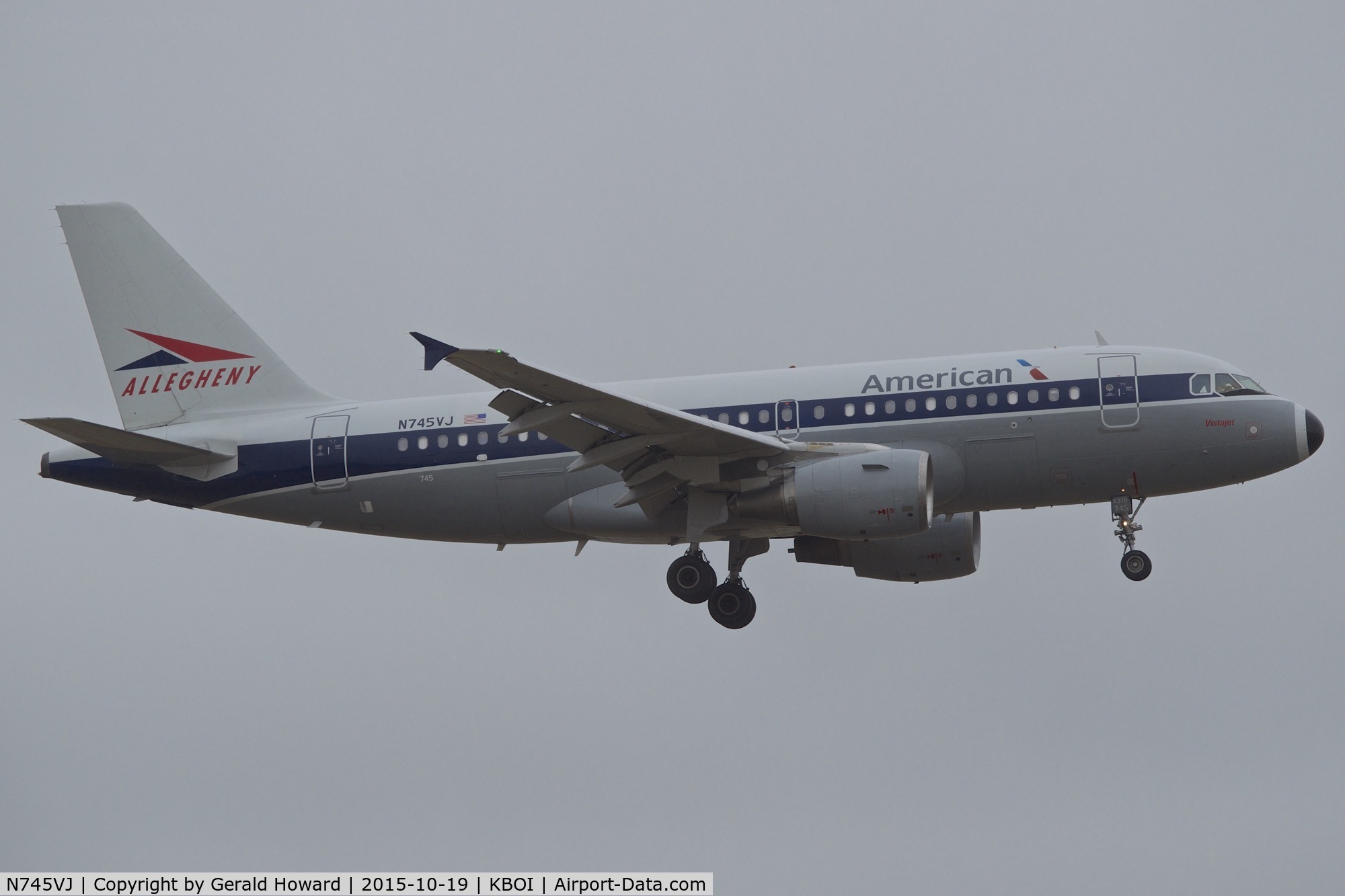 N745VJ, 2000 Airbus A319-112 C/N 1289, Landing RWY 10L.