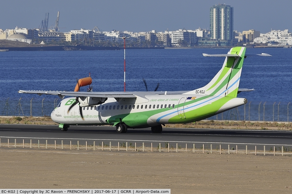 EC-KGJ, 2007 ATR 72-212A C/N 753, Binter Canarias NT505 take off runway 03 to Las Palmas