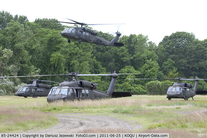 85-24424, Sikorsky UH-60A Black Hawk C/N 70-903, Backhawks take off for Combined Arms Demo Sikorsky UH-60A Black Hawk, c/n: 70-903