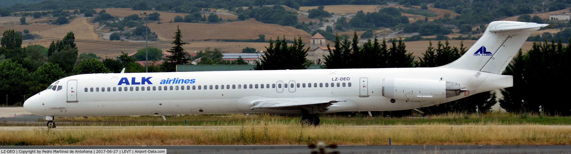 LZ-DEO, 1981 McDonnell Douglas MD-82 (DC-9-82) C/N 48079, Foronda - Vitoria-Gasteiz - España