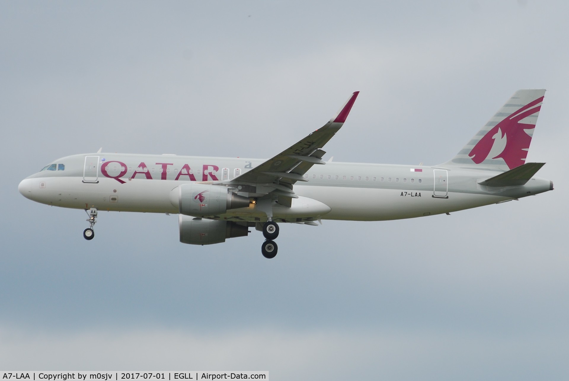 A7-LAA, 2014 Airbus A320-214 C/N 6347, Landing at EGLL 27R