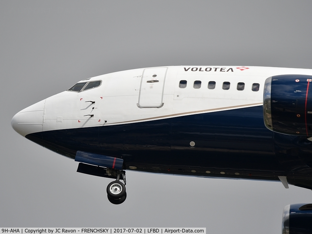 9H-AHA, 1991 Boeing 737-505 C/N 24647, Air X Charter / Volotéa colors V72433 landing runway 23 from Figari (FSC)