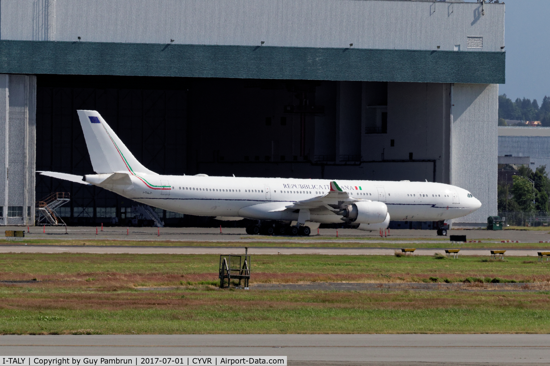 I-TALY, 2006 Airbus A340-541 C/N 748, Parked