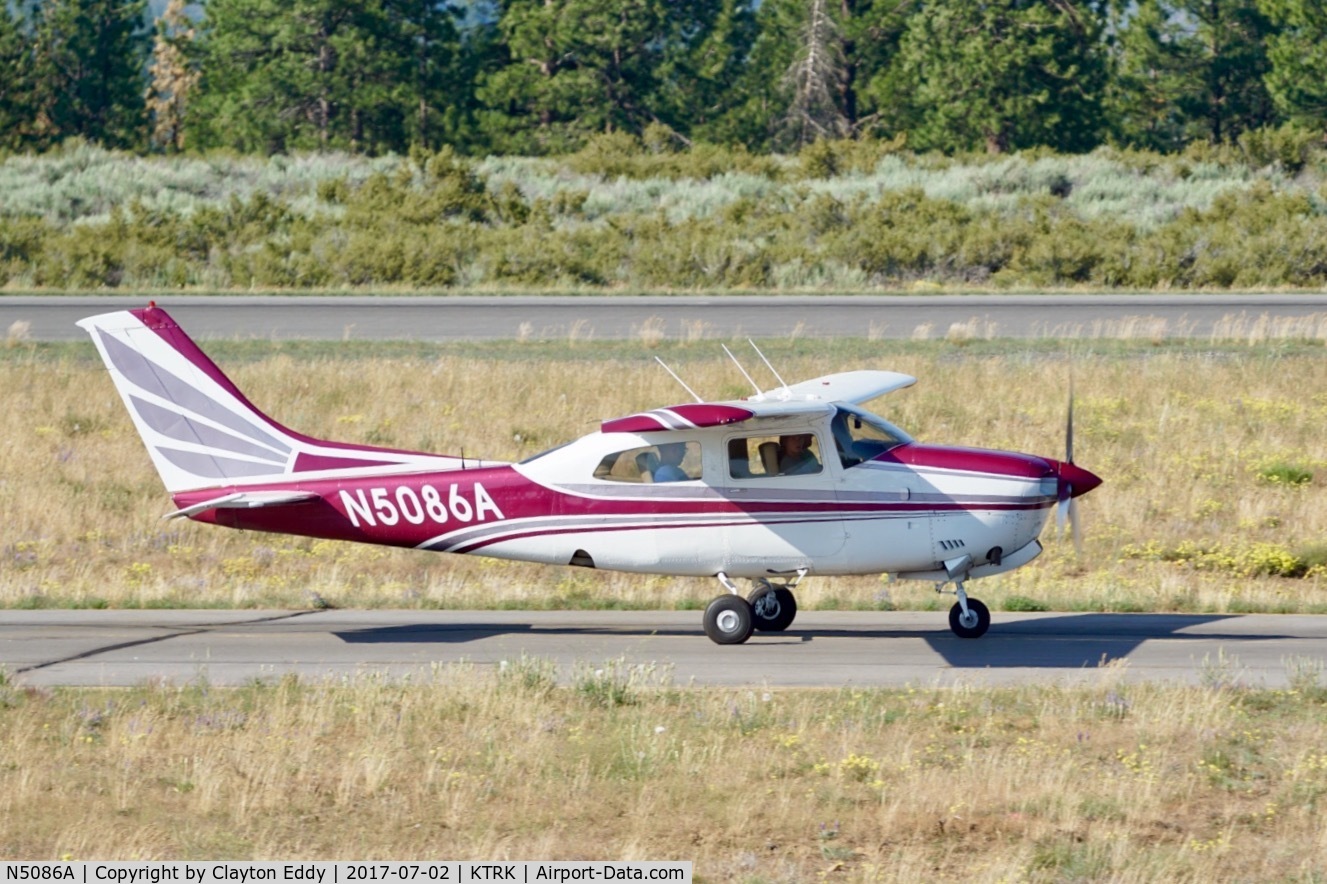 N5086A, Cessna T210N Turbo Centurion C/N 21063263, Truckee Airport California 2017