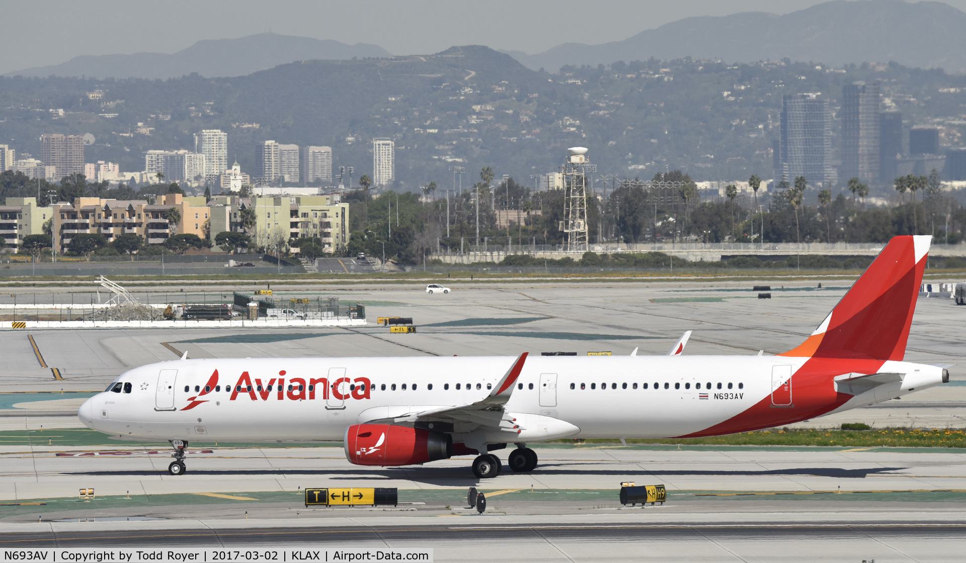 N693AV, 2014 Airbus A321-231 C/N 6002, Arrived at LAX on 25L