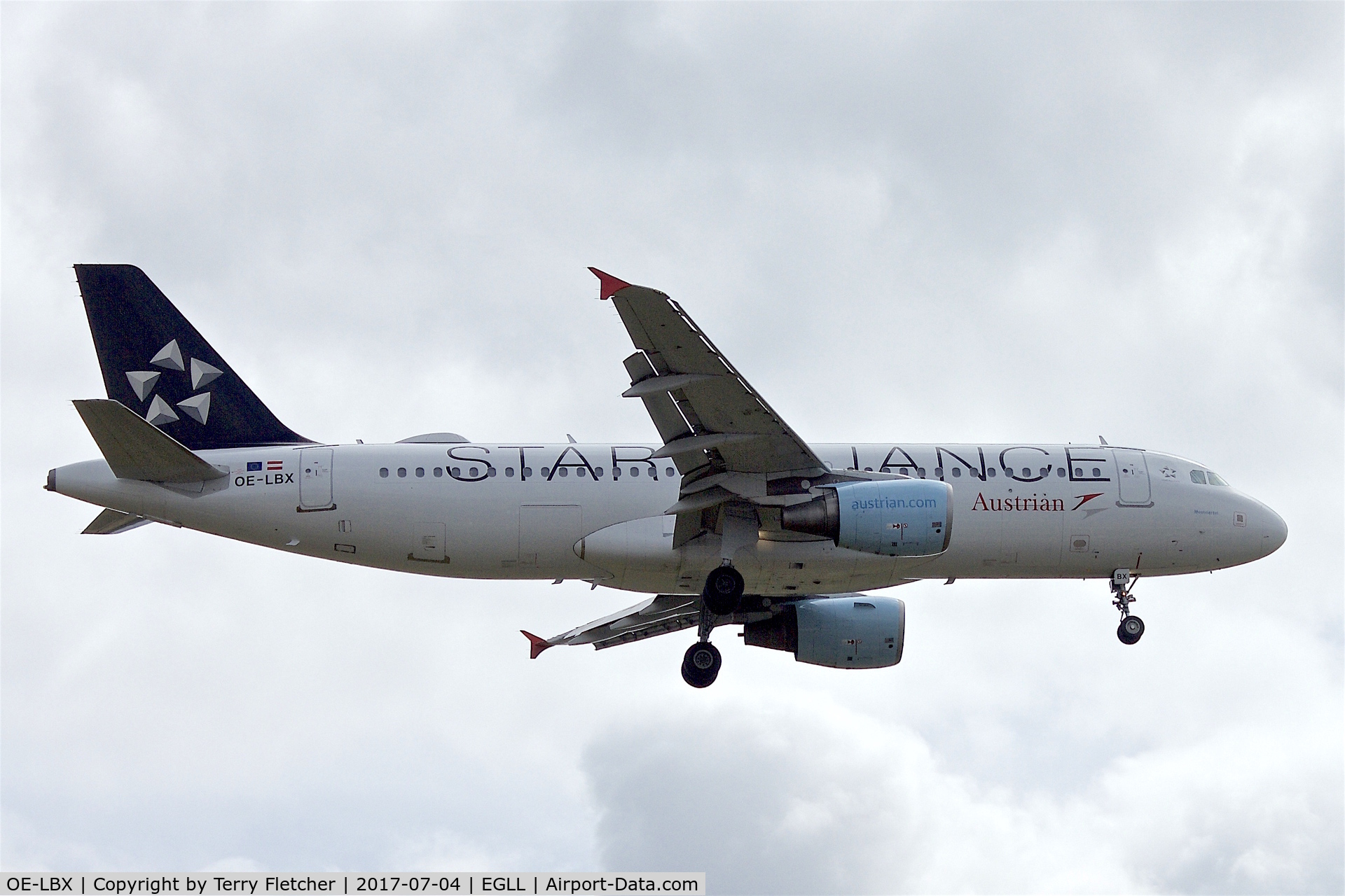 OE-LBX, 2002 Airbus A320-214 C/N 1735, On approach to London Heathrow