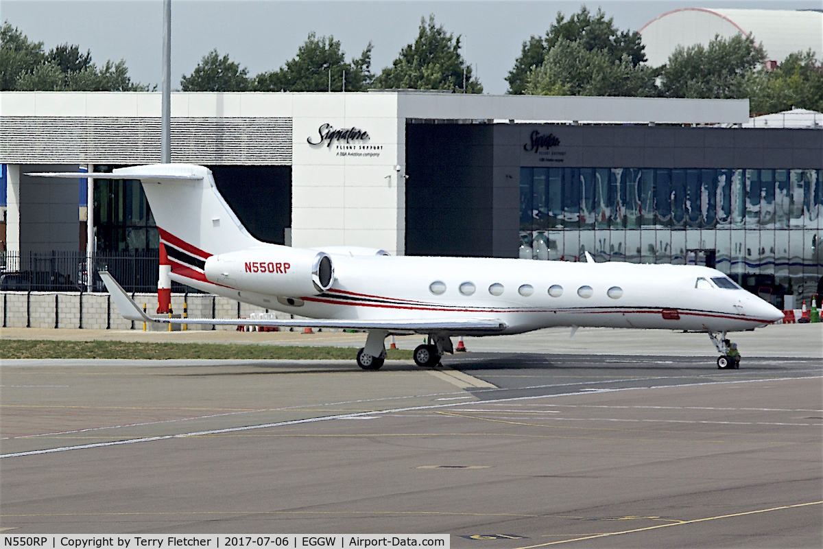 N550RP, 2008 Gulfstream Aerospace GV-SP (G550) C/N 5184, At London- Luton airport
