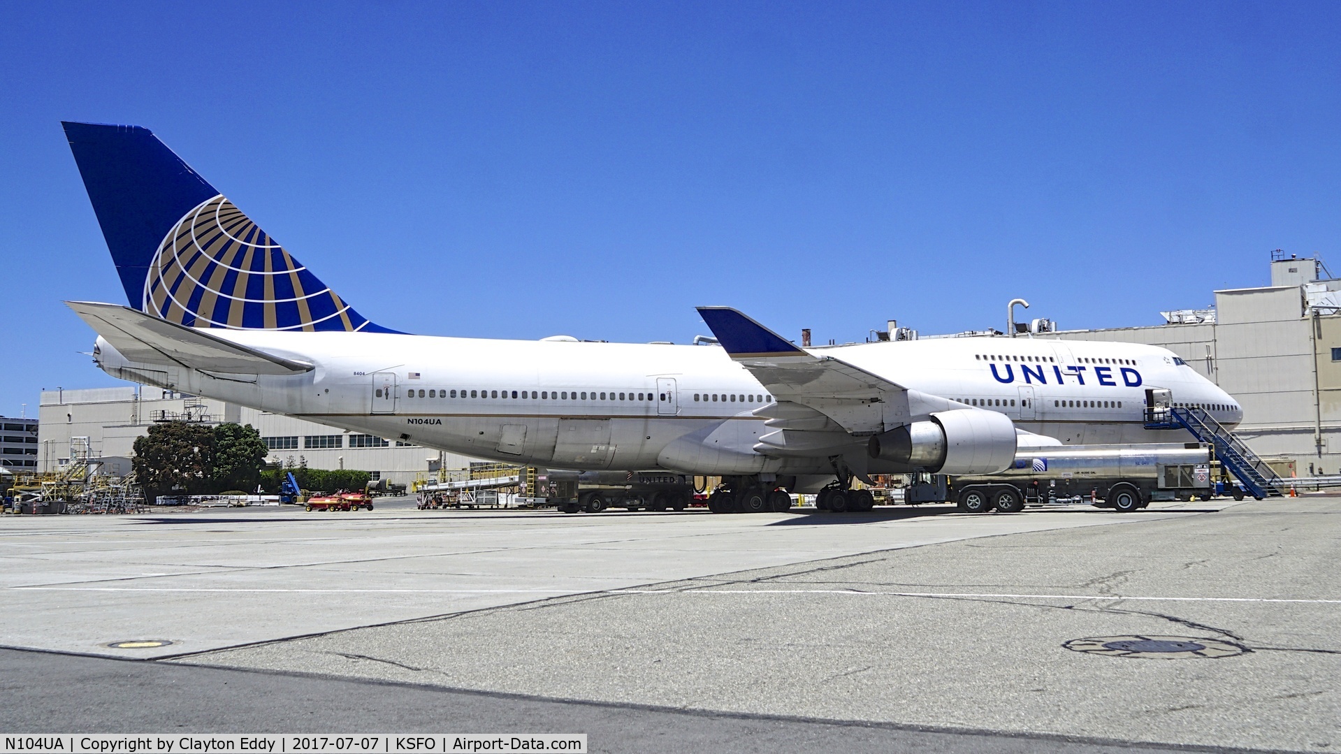 N104UA, 1998 Boeing 747-422 C/N 26902, SFO 2017.