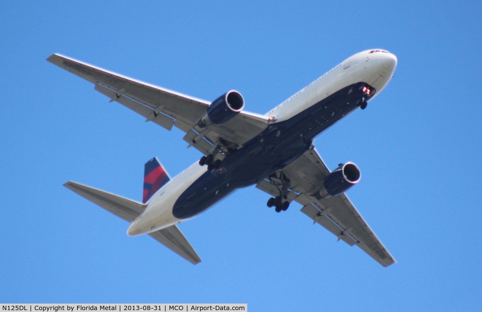 N125DL, 1988 Boeing 767-332 C/N 24075, Delta