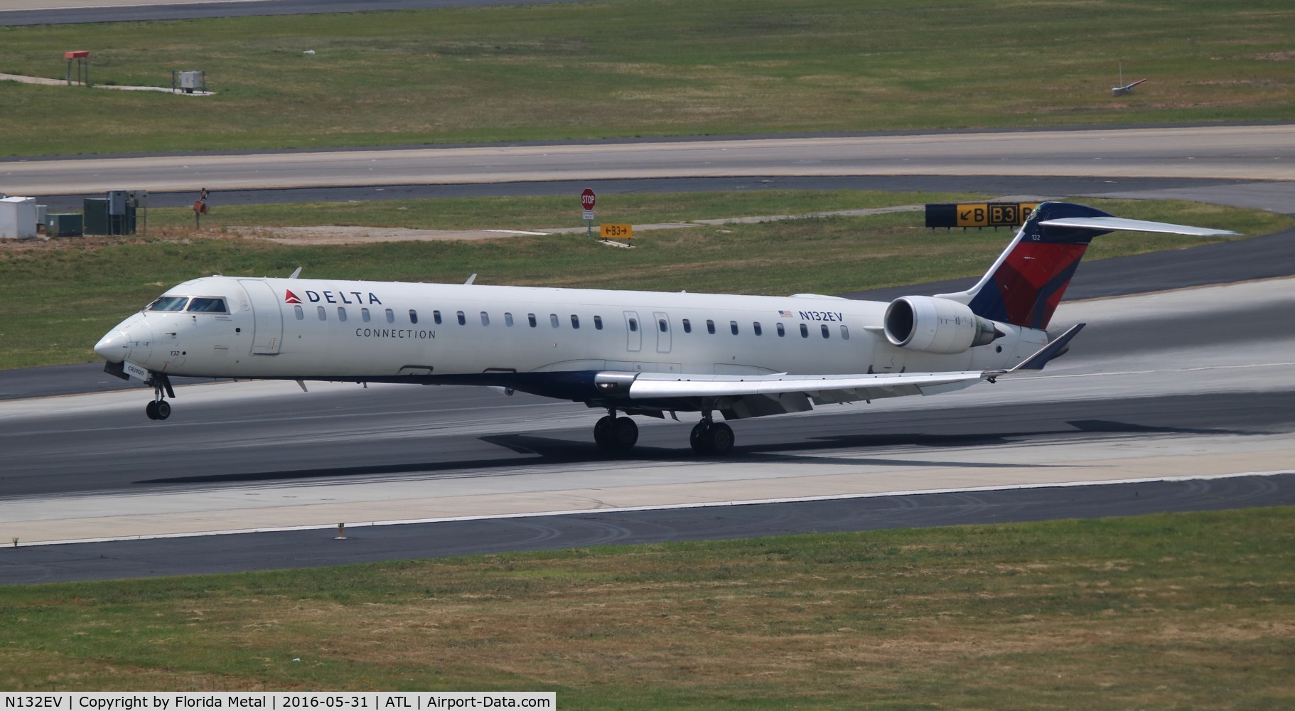 N132EV, 2008 Bombardier CRJ-900ER (CL-600-2D24) C/N 15219, Delta Connection