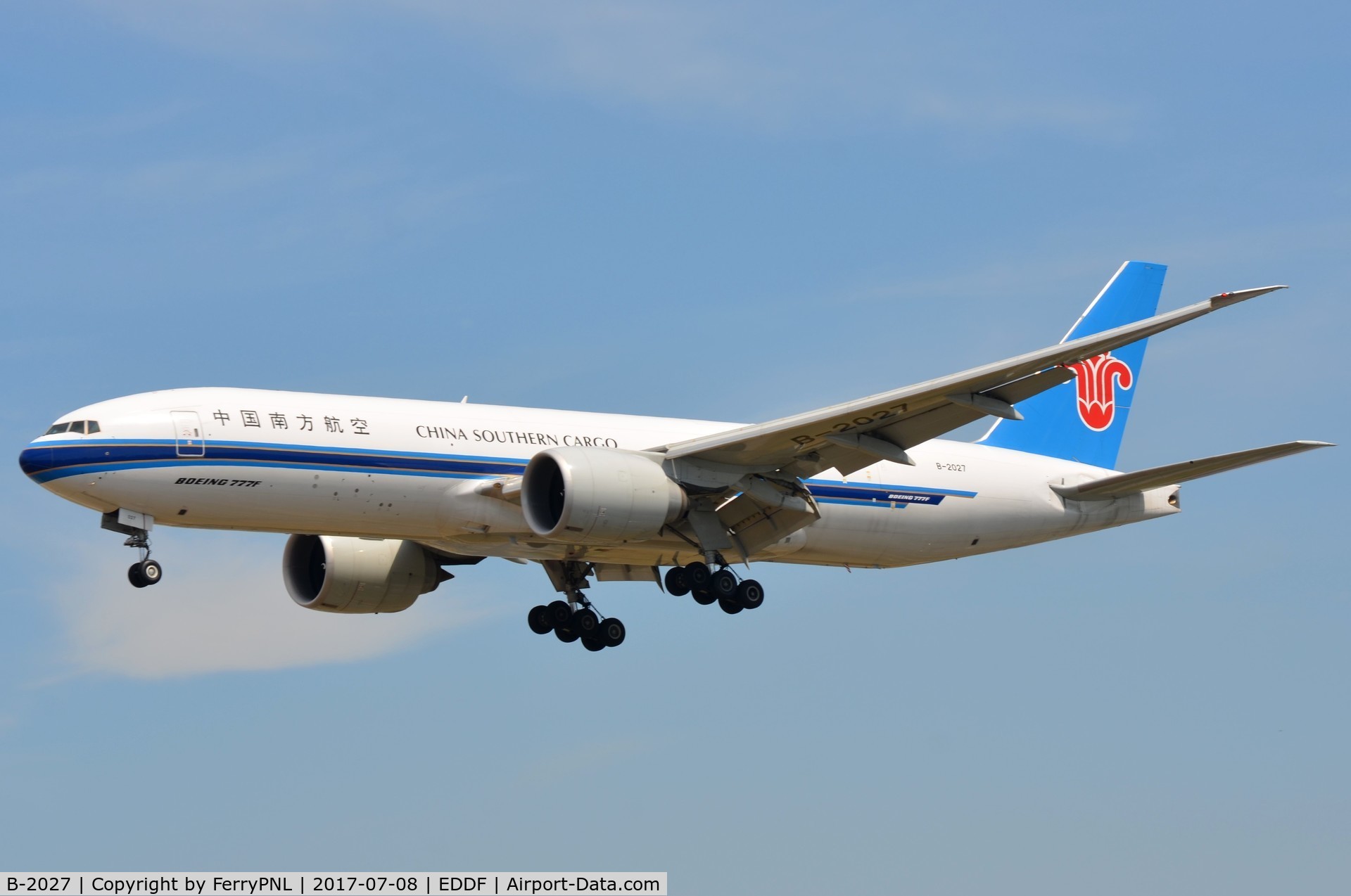 B-2027, 2015 Boeing 777-F1B C/N 41636, China Southern B772F landing