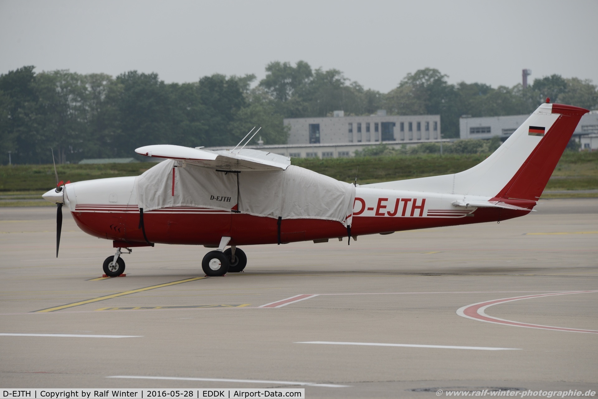D-EJTH, 1969 Cessna T210 Centurion C/N 210-0408, Cessna T210J Turbo Centurion - Private - T210-00408 - D-EJTH - 28.05.2016 - CGN