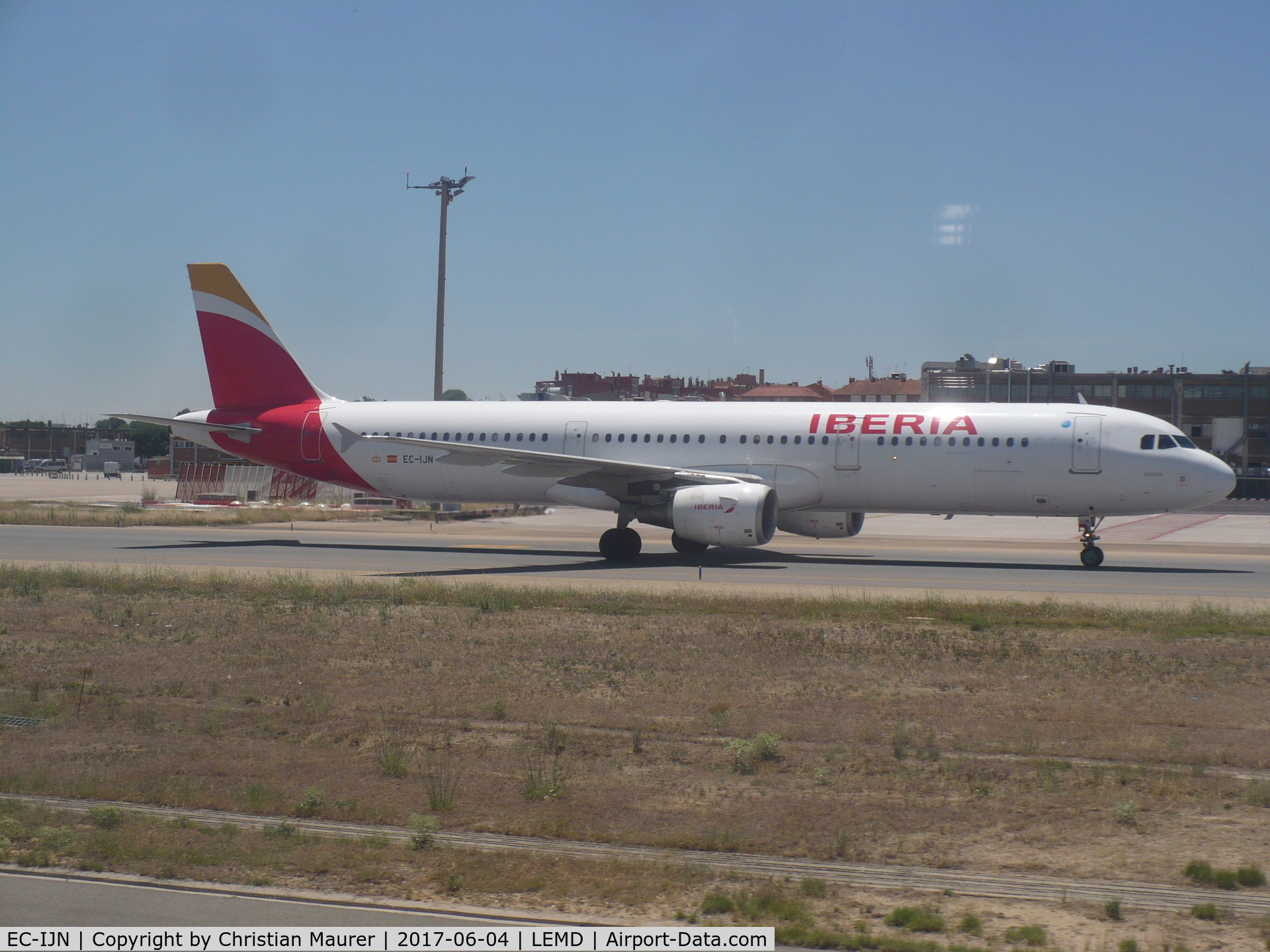 EC-IJN, 2002 Airbus A321-211 C/N 1836, Iberia A321