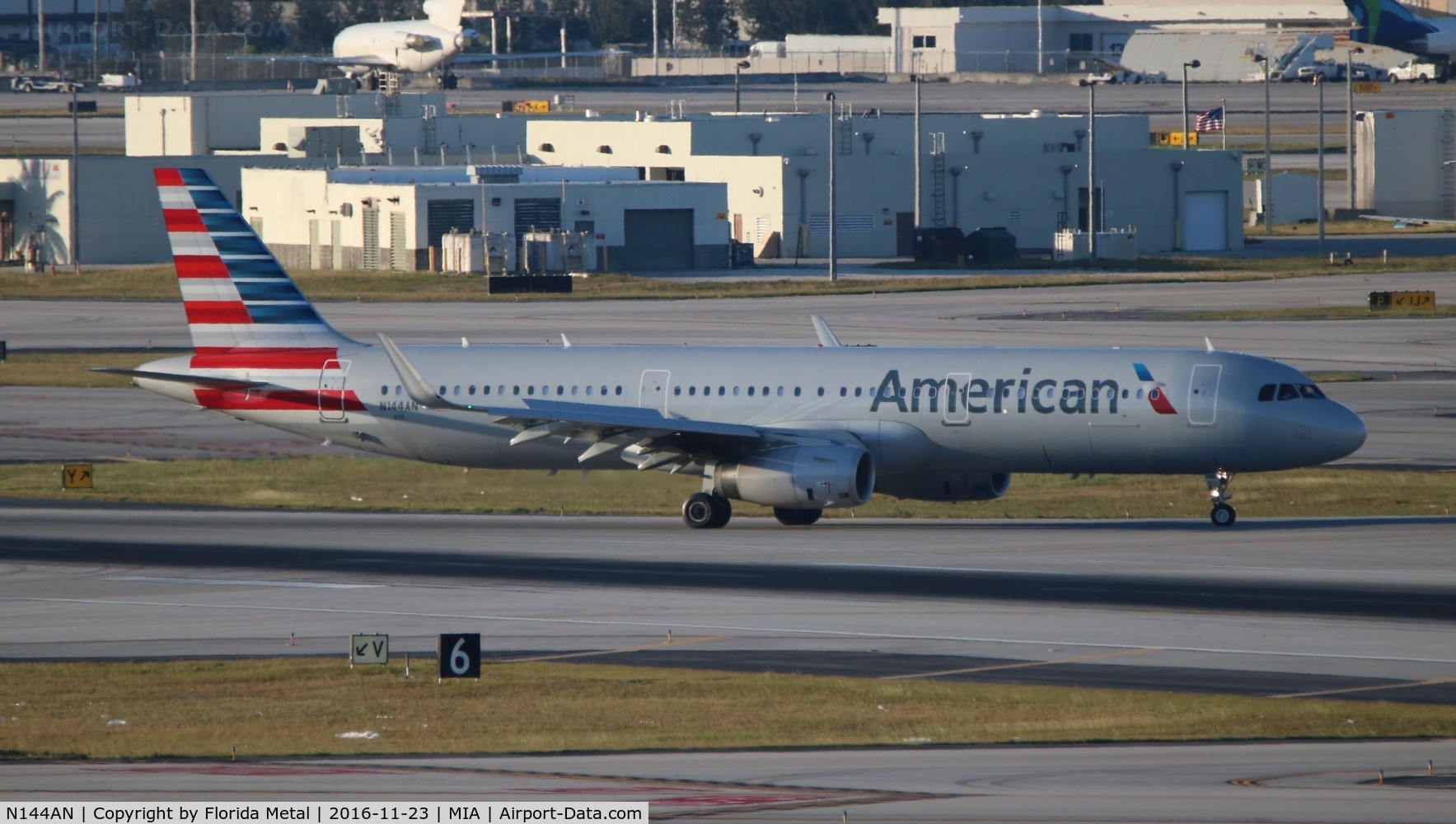 N144AN, 2015 Airbus A321-231 C/N 6723, American