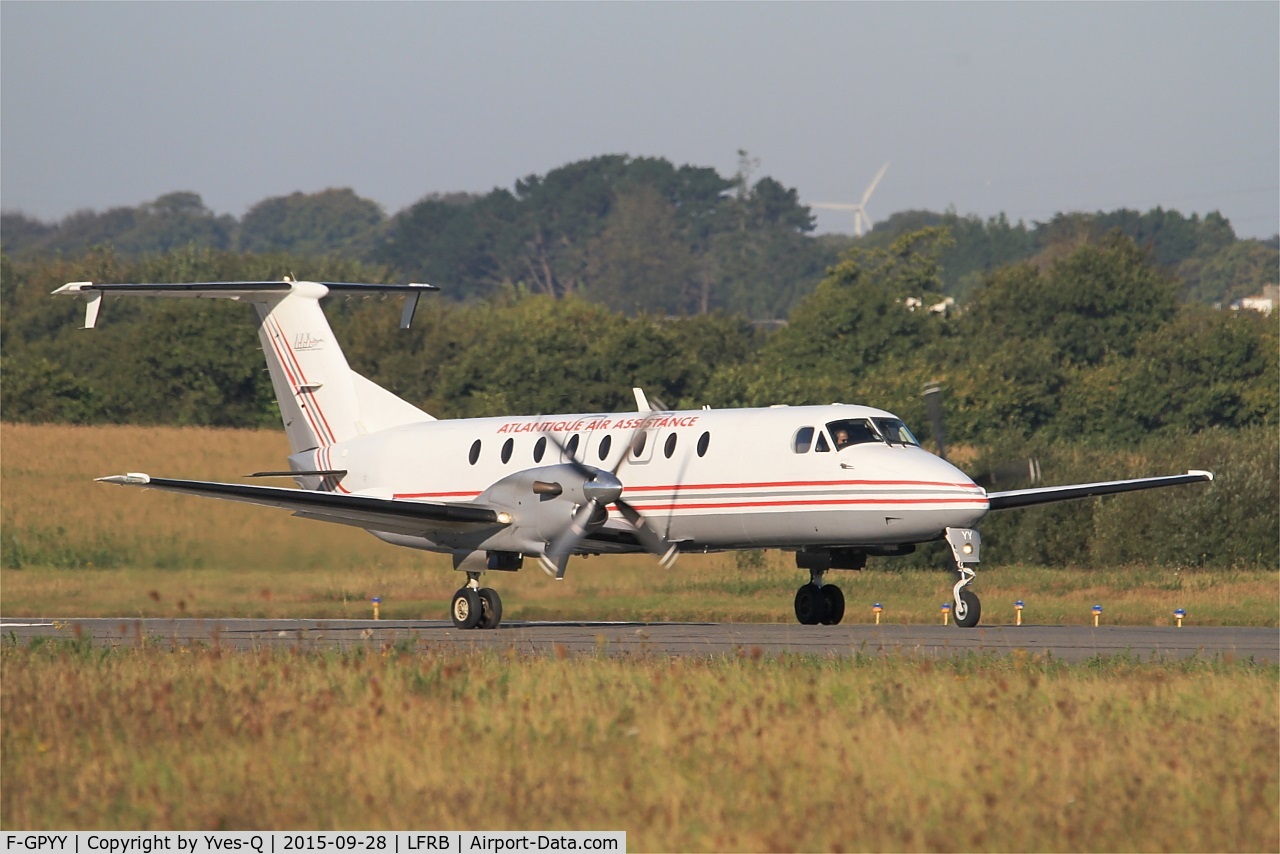 F-GPYY, 1990 Beech 1900C-1 C/N UC-115, Beech 1900C-1, Take off run rwy 07R, Brest-Bretagne Airport (LFRB-BES)