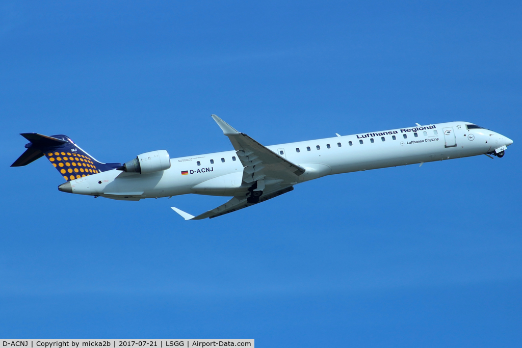 D-ACNJ, 2010 Bombardier CRJ-900 NG (CL-600-2D24) C/N 15249, Take off