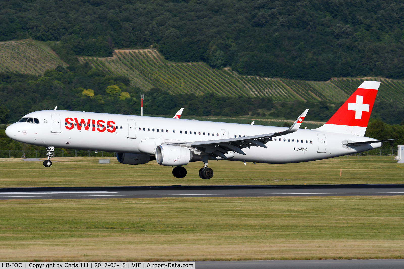 HB-IOO, 2016 Airbus A321-212 C/N 7007, Swiss
