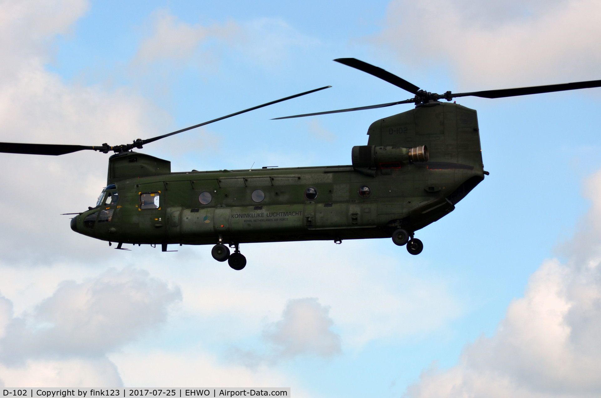 D-102, Boeing CH-47D Chinook C/N M.4102, CHINOOK FINAL RUNWAY 25