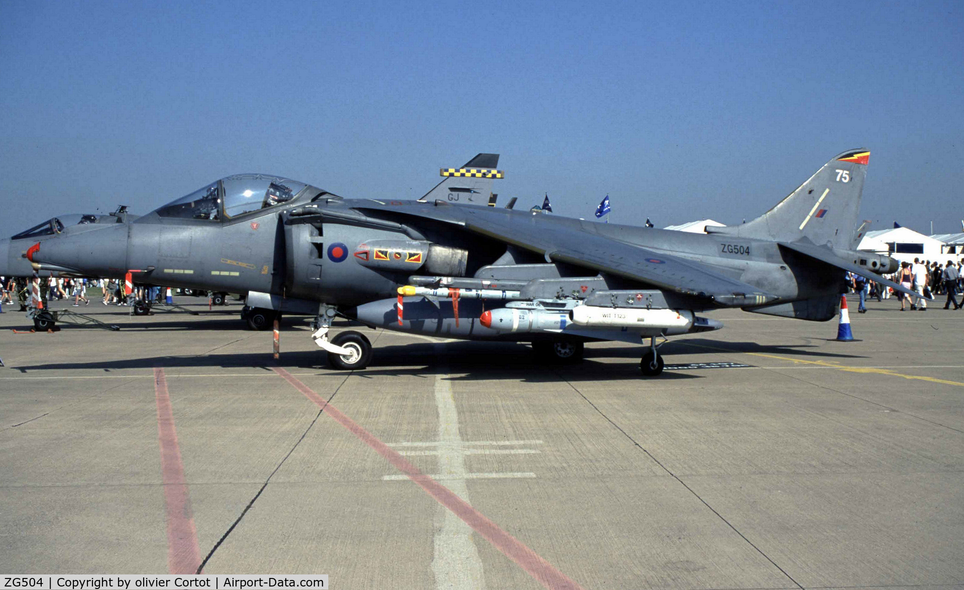 ZG504, British Aerospace Harrier GR.9A C/N P75, Fully loaded, RIAT 2001