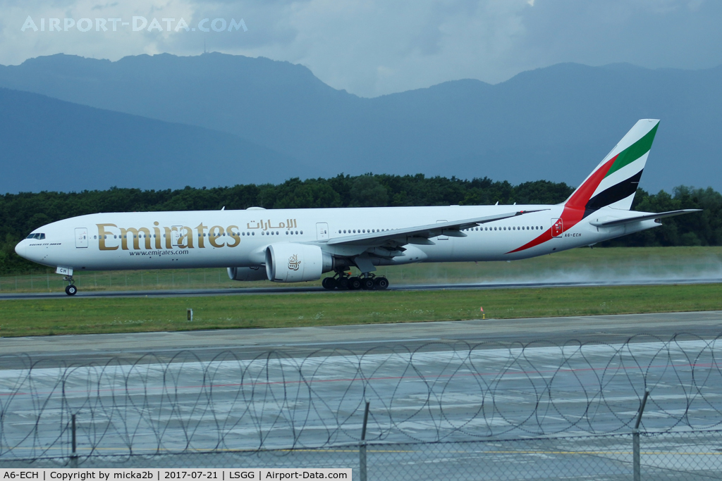 A6-ECH, 2008 Boeing 777-31H/ER C/N 35581, Taxiing