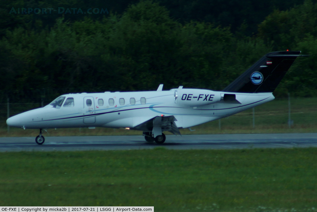 OE-FXE, 2001 Cessna 525A CitationJet CJ2 C/N 525A-0017, Taxiing