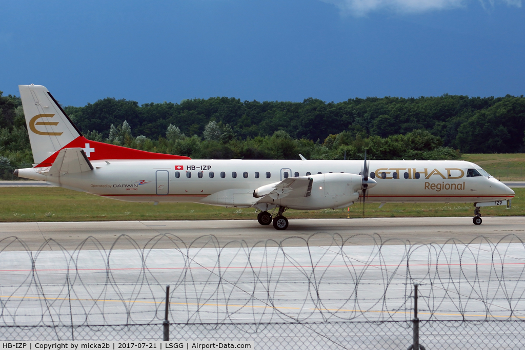 HB-IZP, 1996 Saab 2000 C/N 2000-031, Taxiing