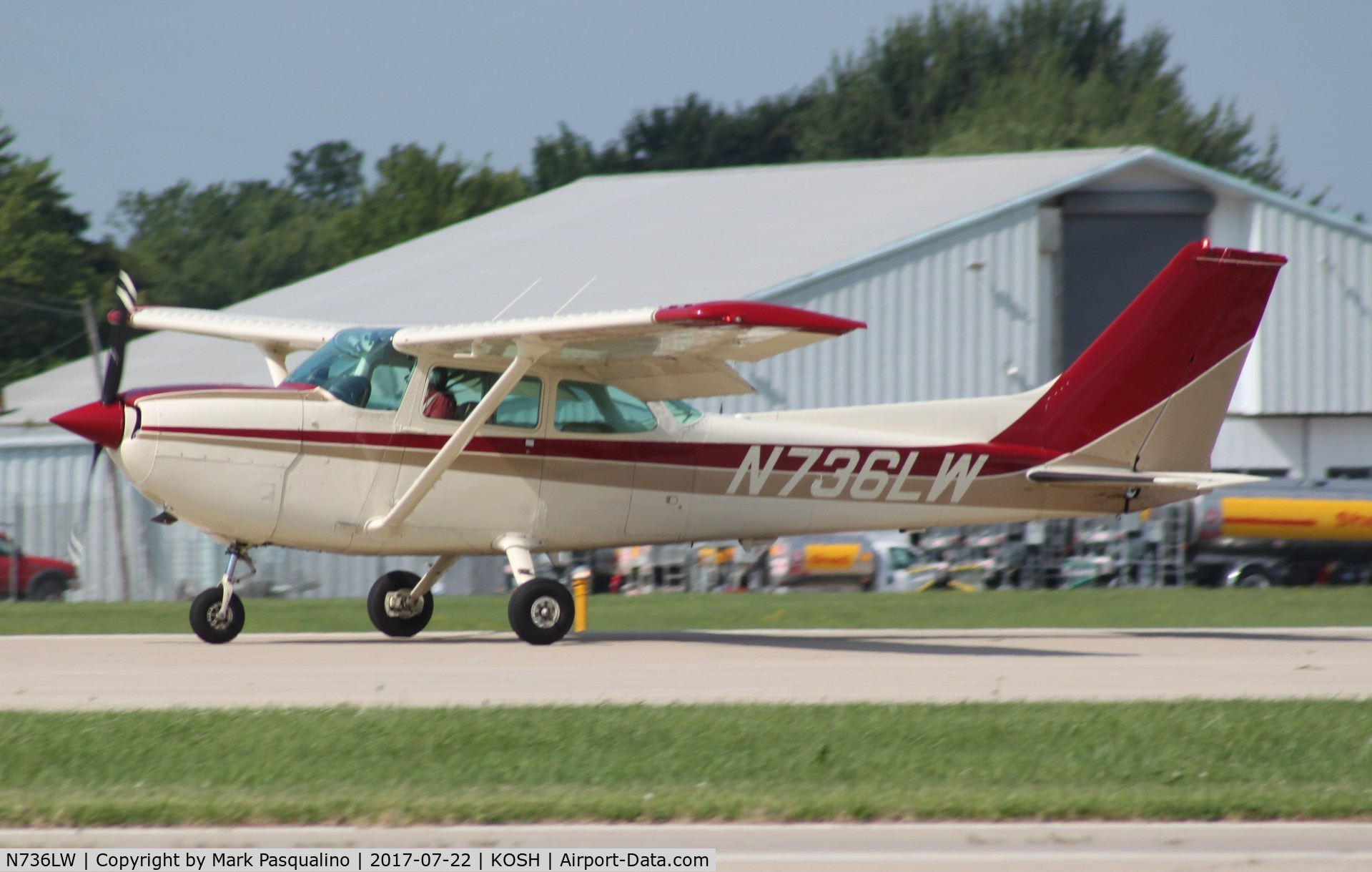 N736LW, 1977 Cessna R172K Hawk XP C/N R1722621, Cessna R172K