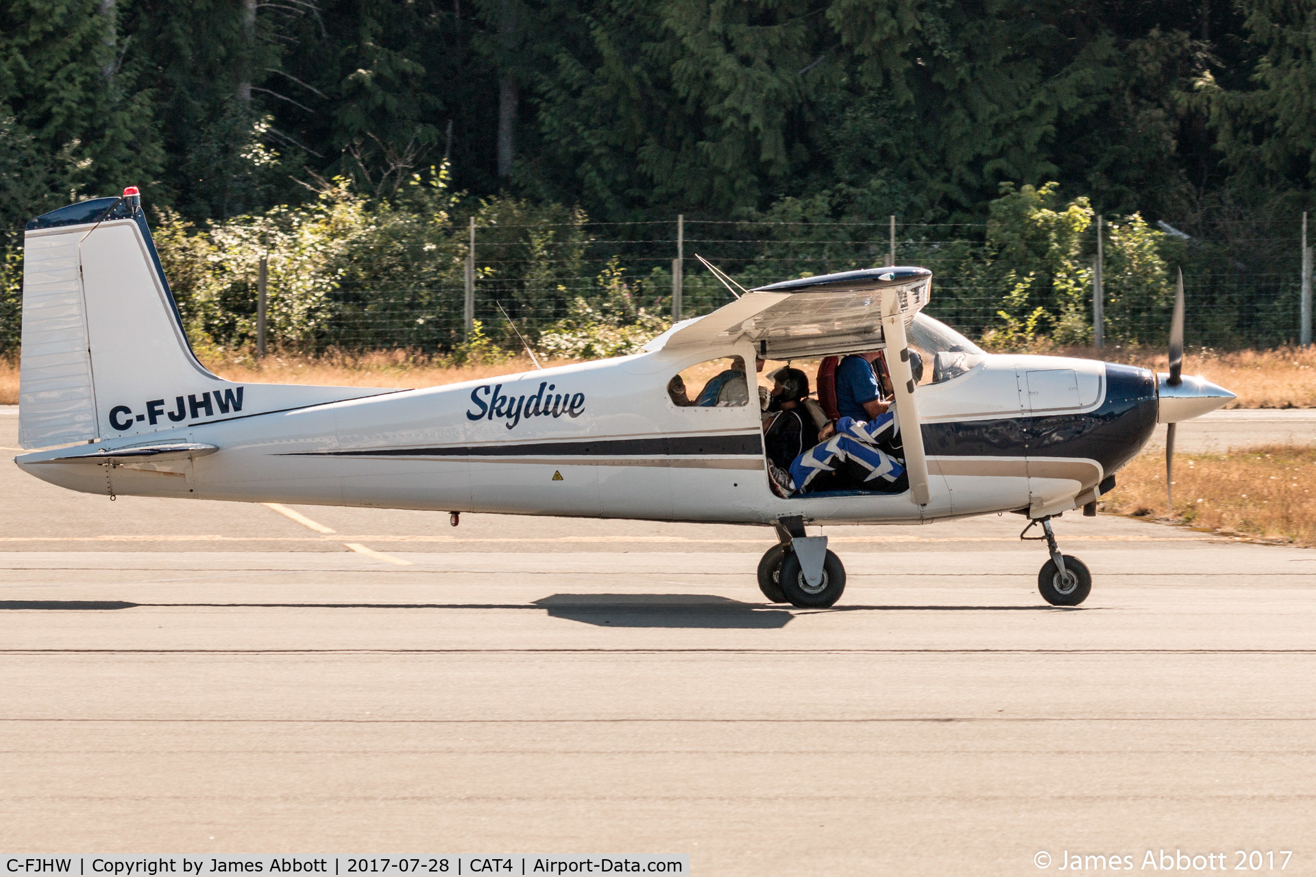 C-FJHW, 1956 Cessna 182A Skylane C/N 33926, Getting ready to take some skydivers out