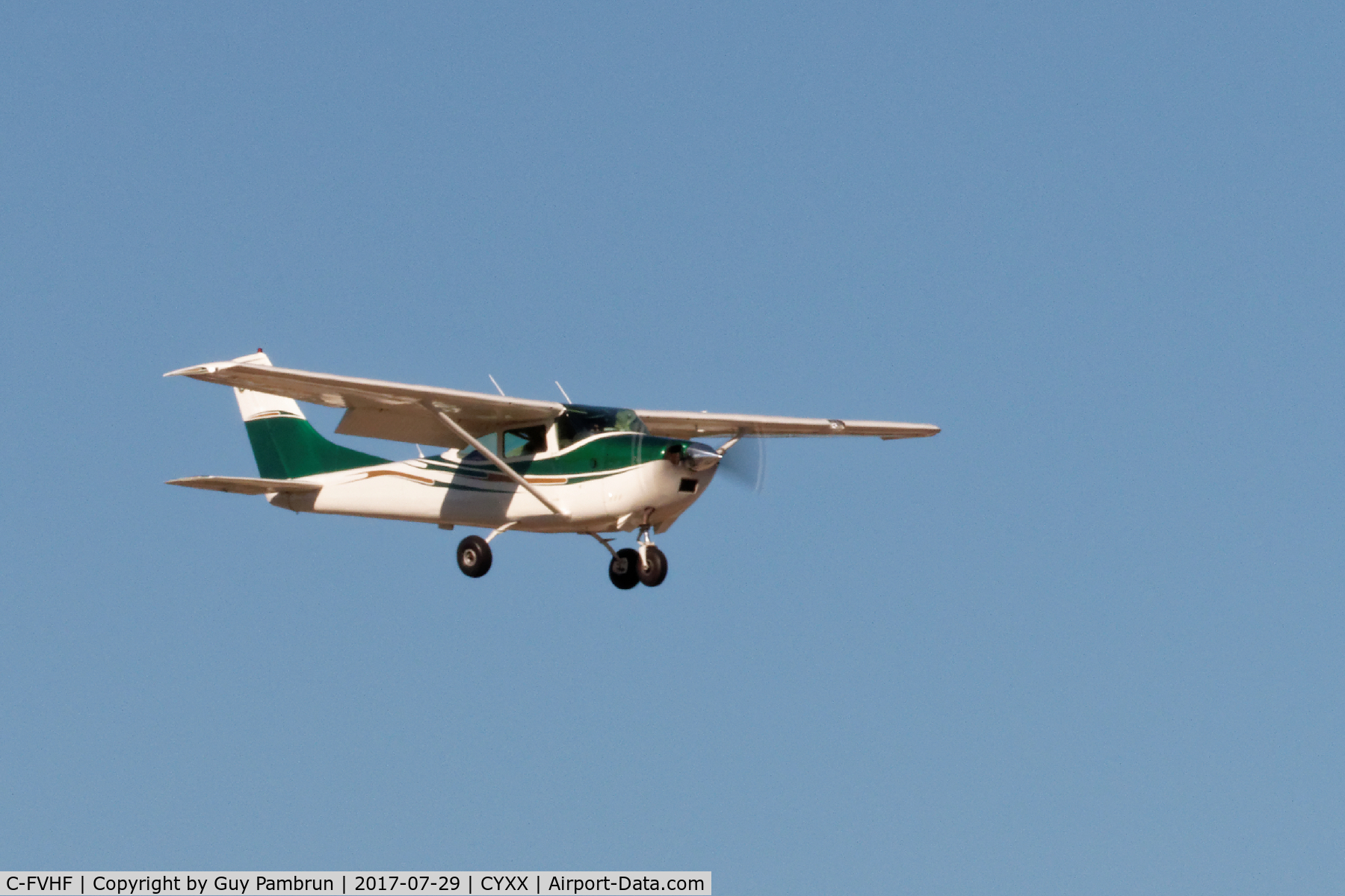 C-FVHF, 1968 Cessna 182L Skylane C/N 18259212, Landing