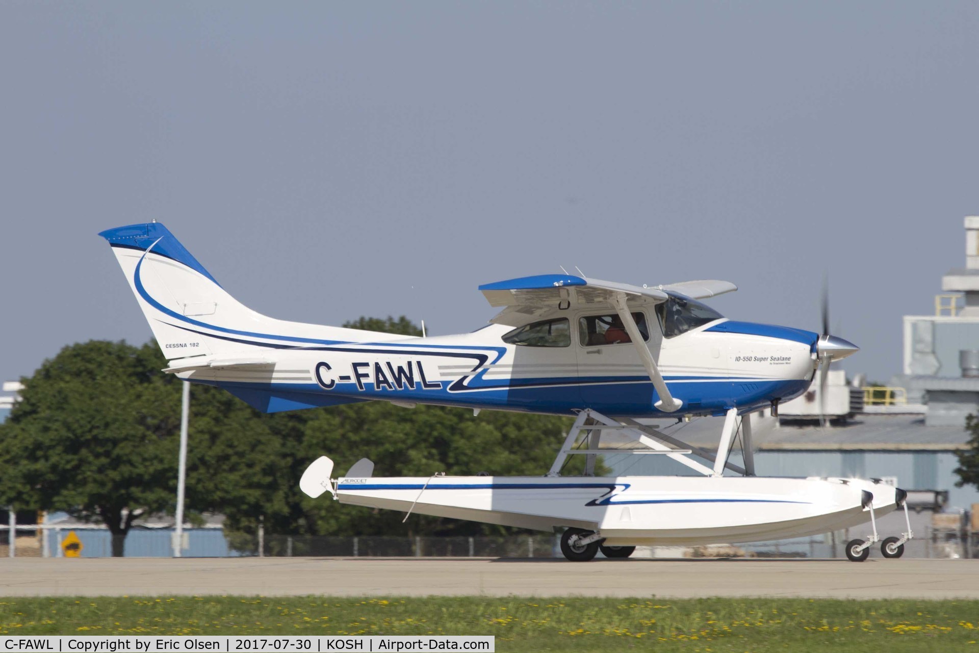 C-FAWL, 1986 Cessna 182R Skylane C/N 18268547, Cessna 182 departing Airventure