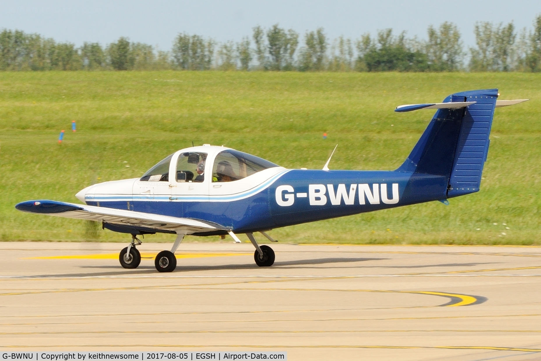 G-BWNU, 1978 Piper PA-38-112 Tomahawk Tomahawk C/N 38-78A0334, Arriving at Norwich.